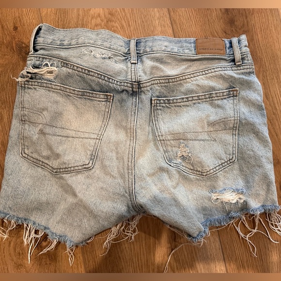 Size 2 American eagle jean shorts button fly - Picture 2 of 2